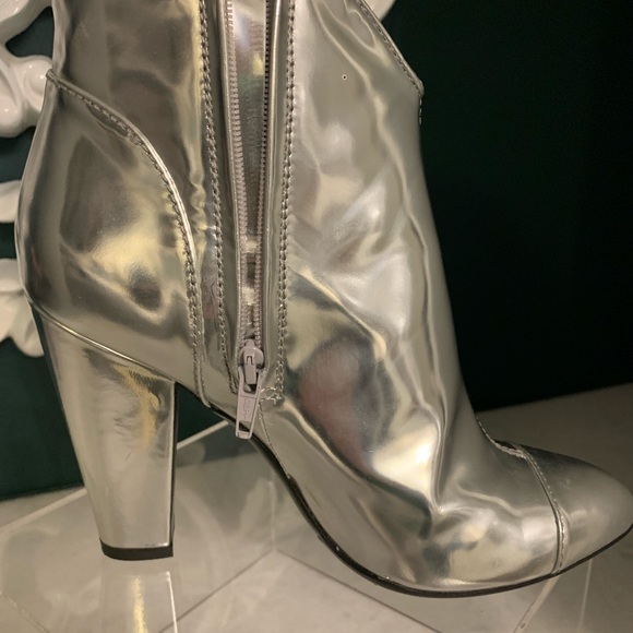 Burberry!! Limited Edition - Picture 6 of 10